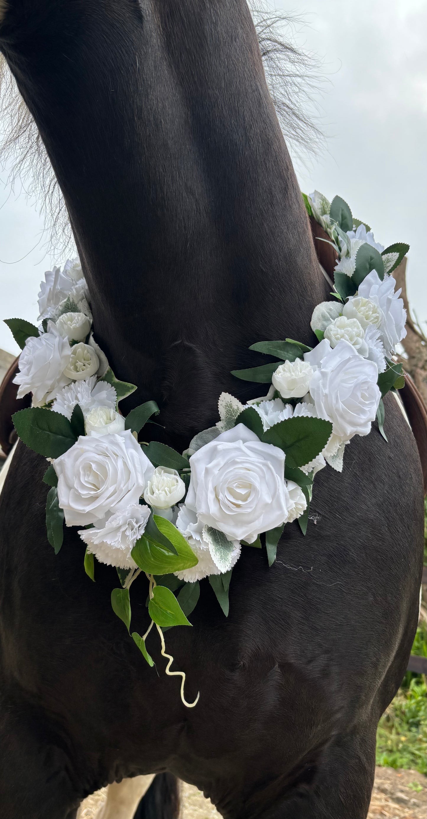 Horse Floral Neck Garland. Equine silk flowers for weddings, shows, photoshoots. As these are hand made to order please allow at least 14 days prior to your event to avoid disappointment.