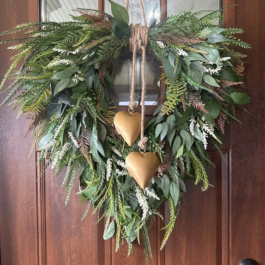 The Flower Pod - Learn how to make a gorgeous heart of fresh greenery for your door.