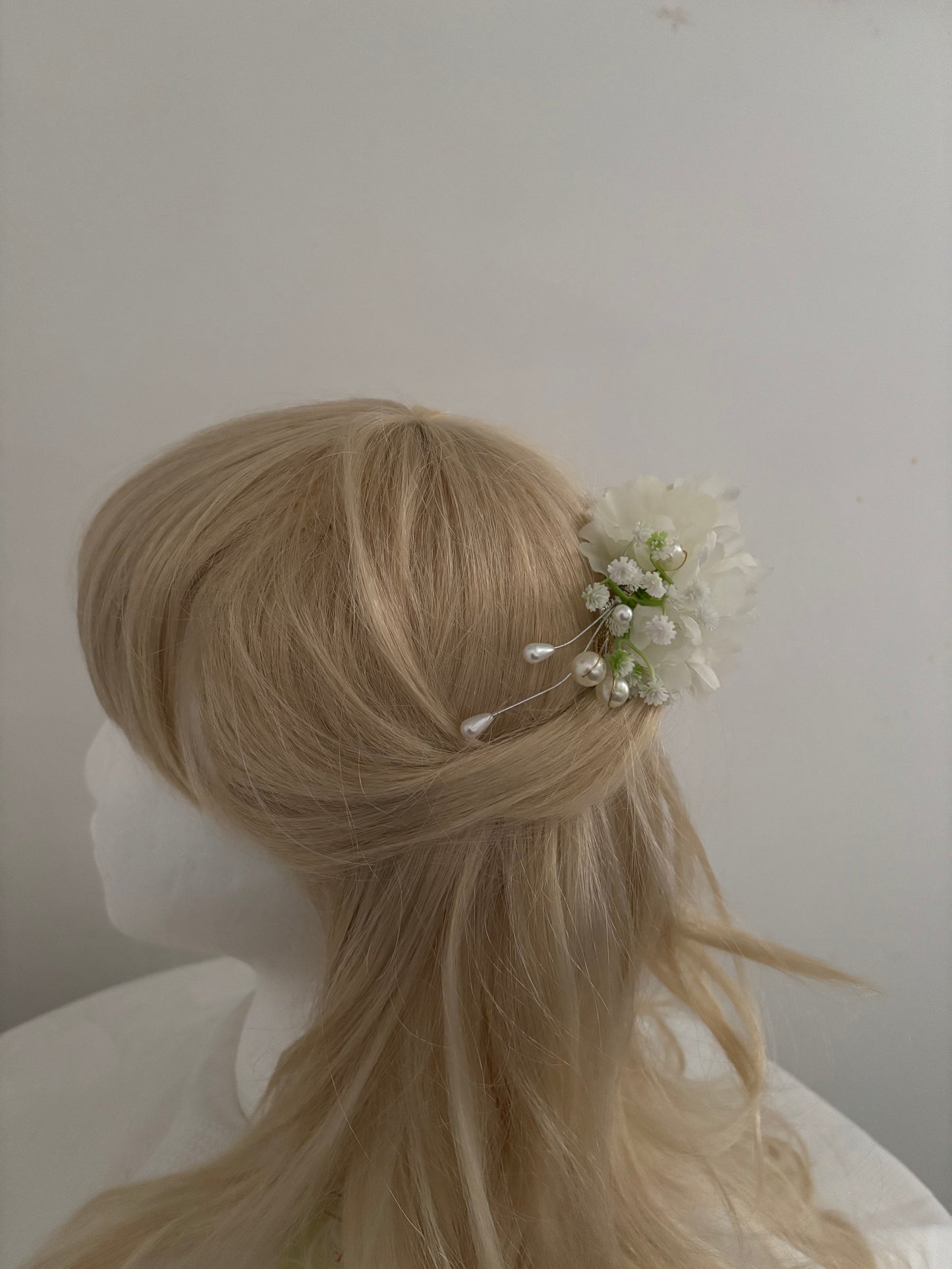 Wedding Hair accessory. White Silk flower hair comb.