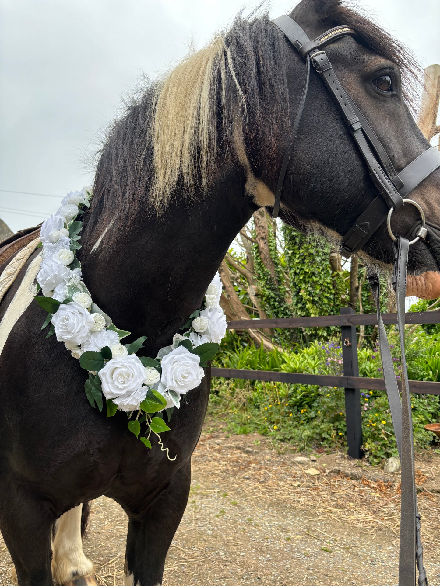 Horse Floral Neck Garland. Equine silk flowers for weddings, shows, photoshoots. As these are hand made to order please allow at least 14 days prior to your event to avoid disappointment.