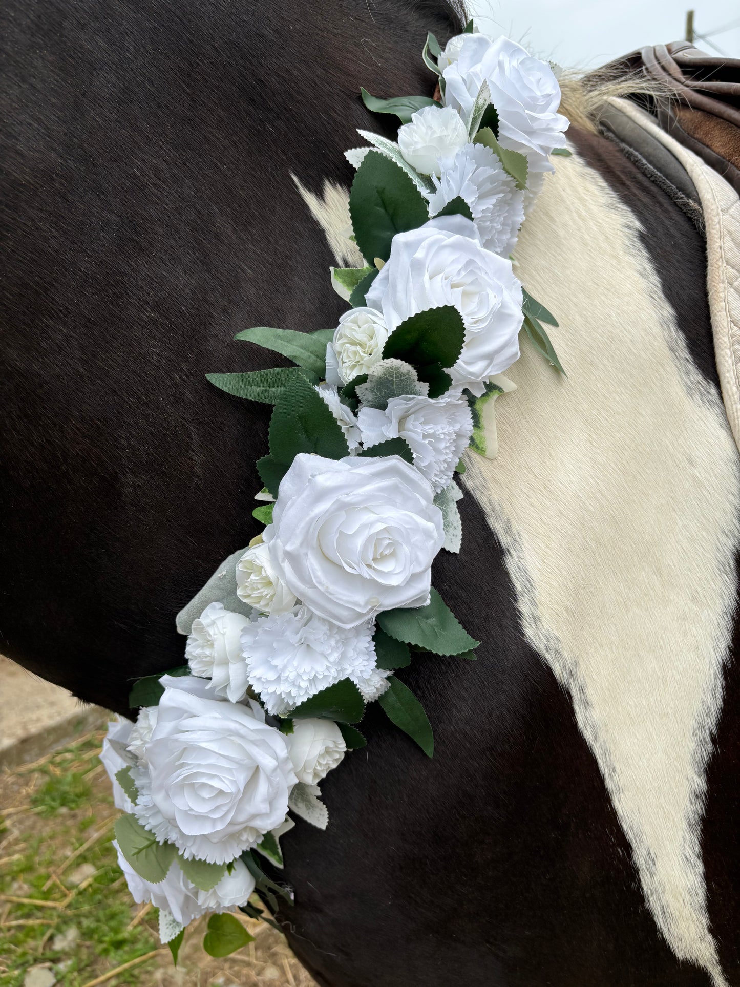 Horse Floral Neck Garland. Equine silk flowers for weddings, shows, photoshoots. As these are hand made to order please allow at least 14 days prior to your event to avoid disappointment.