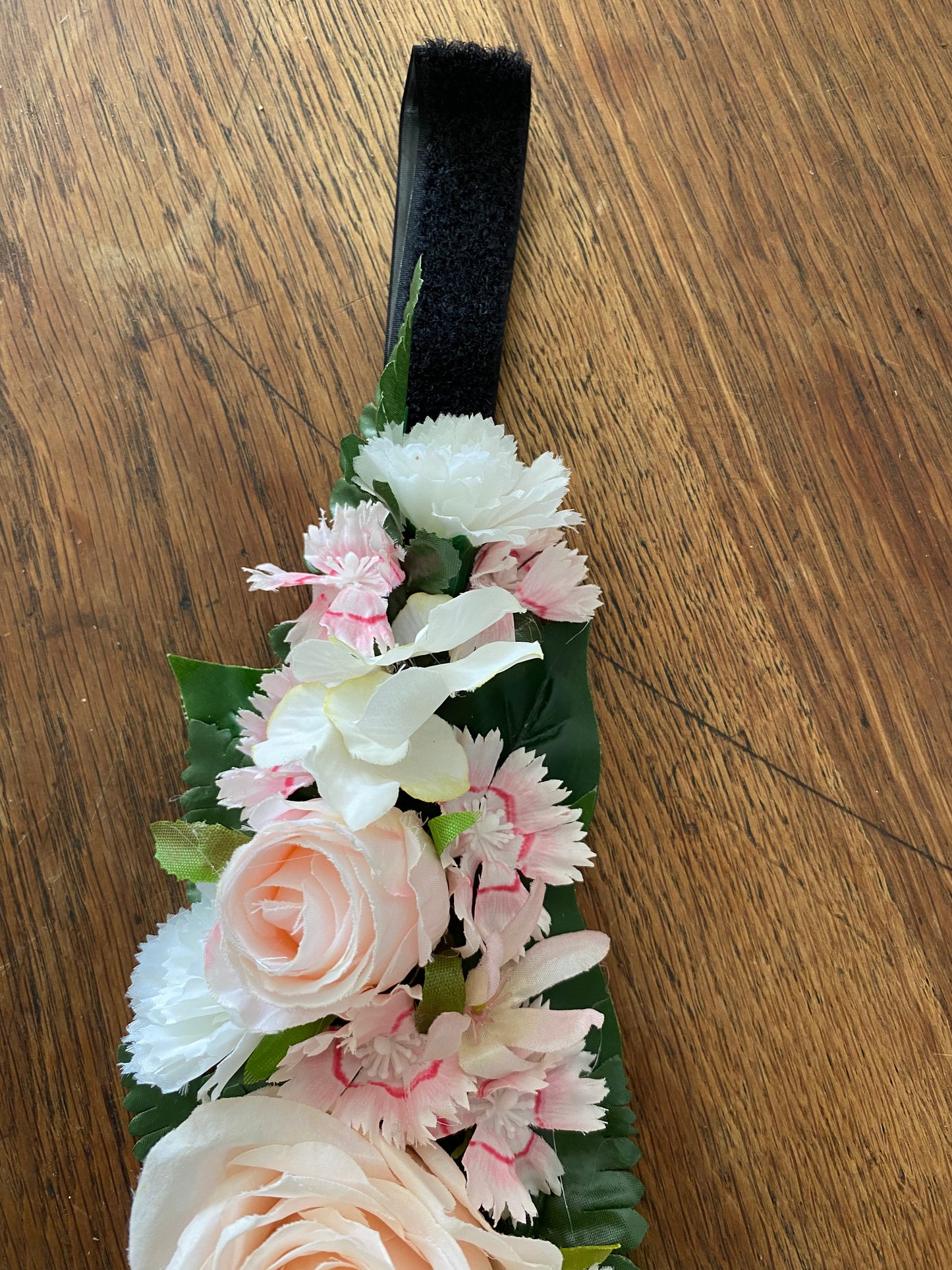 Hand Made, Pony Floral Neck Garland. Silk flowers neck collar for pony party photoshoots.