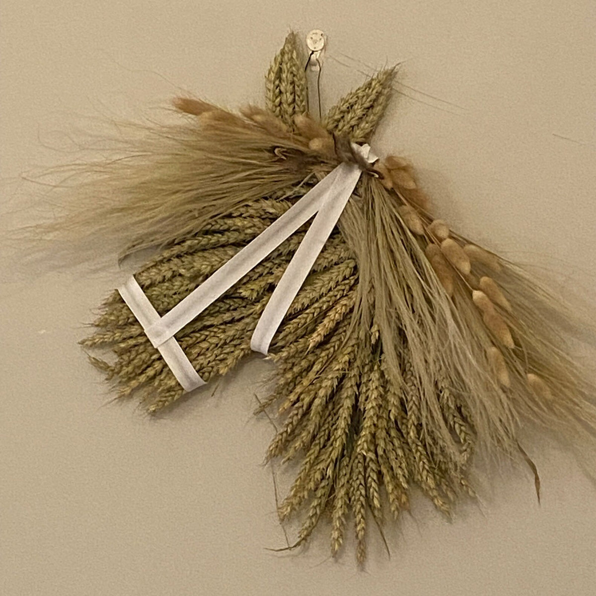 Dried and Preserved Flowers Horses Head wall decoration