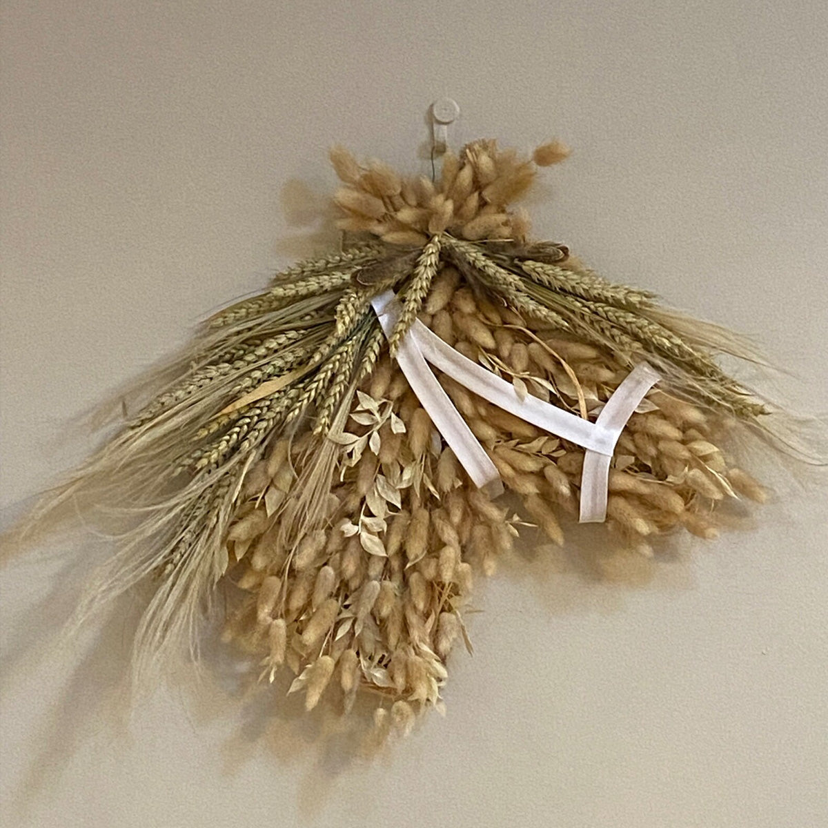 Dried and Preserved Flowers Horses Head wall decoration