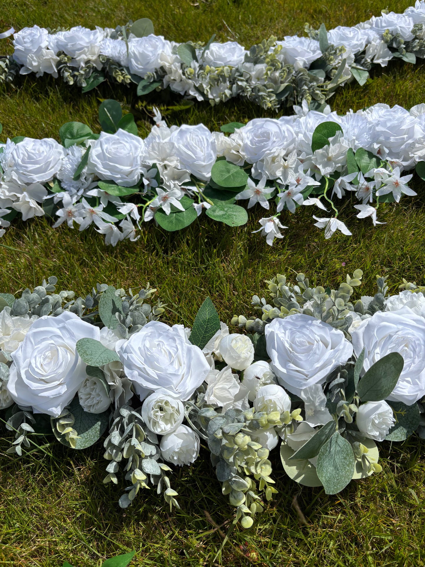 Horse Floral Neck Garland. Equine silk flowers for weddings, shows, photoshoots. As these are hand made to order please allow at least 14 days prior to your event to avoid disappointment.