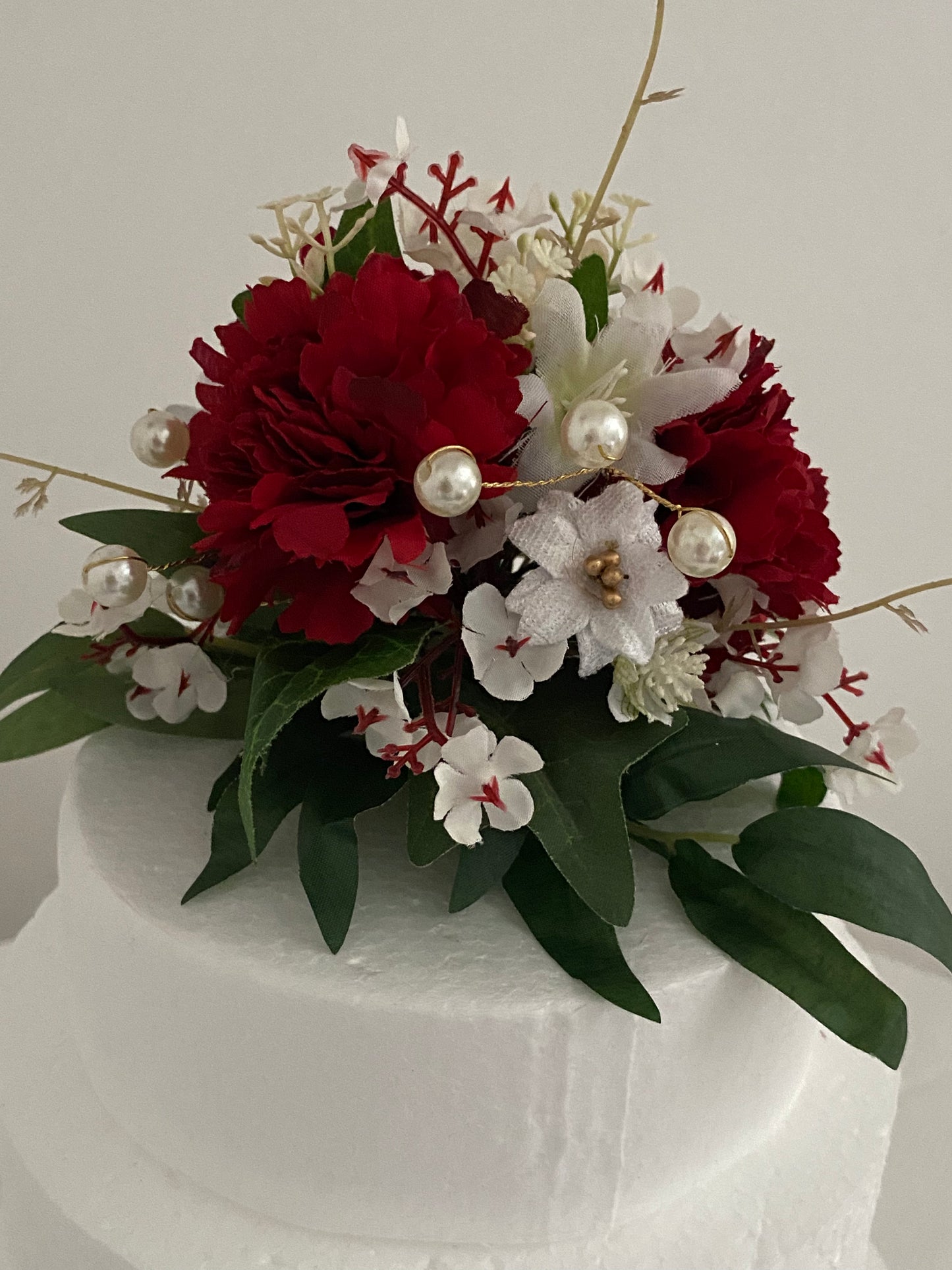 Cake Decoration. Silk flowers cake decoration set. Red Carnations and pearl decoration