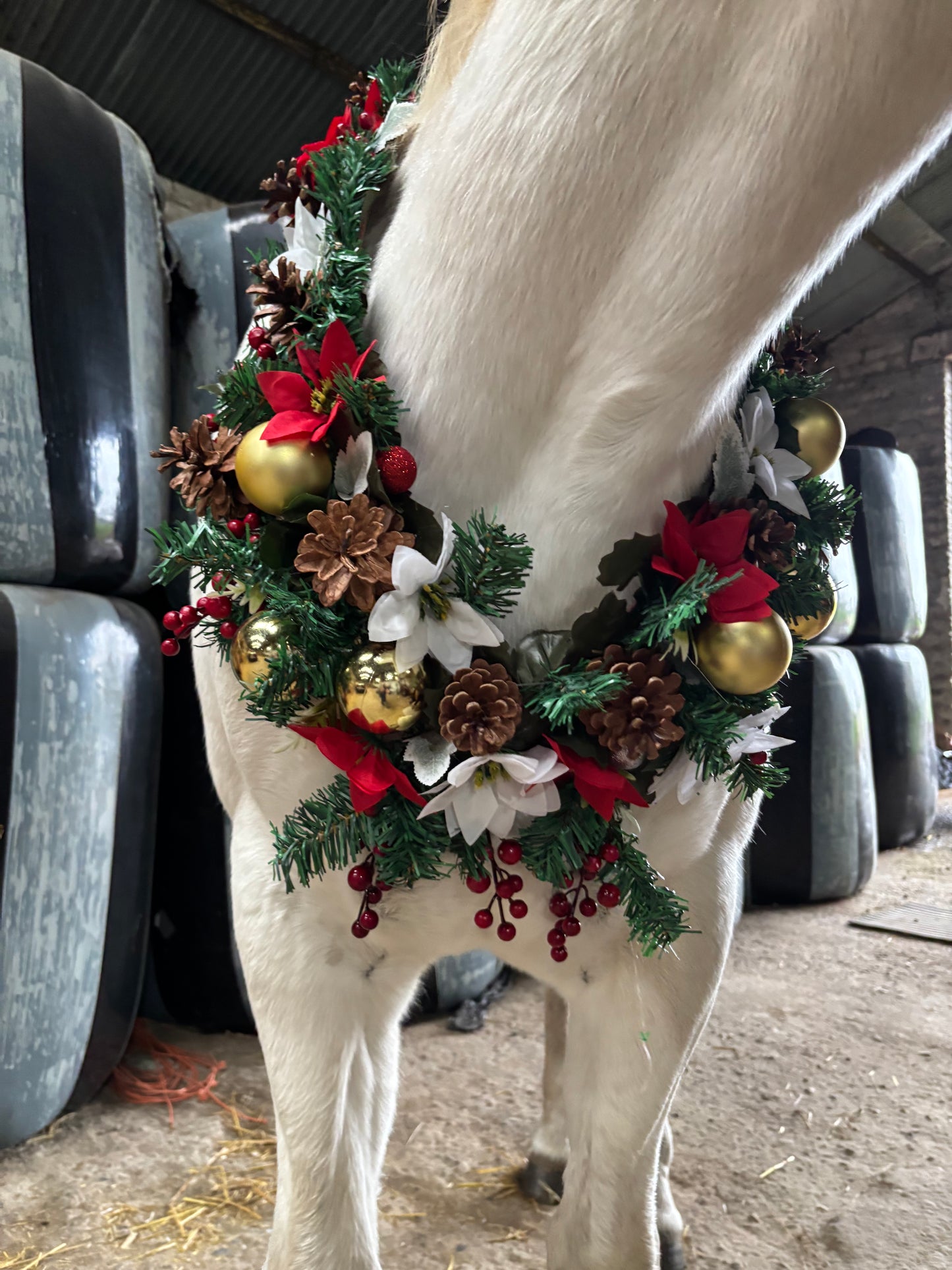 Horse Floral Neck Garland. Equine silk flowers for weddings, shows, photoshoots. As these are hand made to order please allow at least 14 days prior to your event to avoid disappointment.