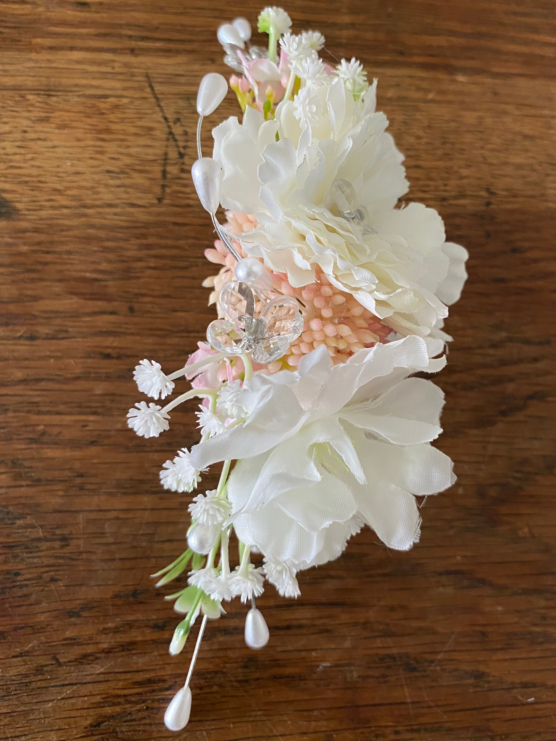 Wedding hair comb in white with hint of pink